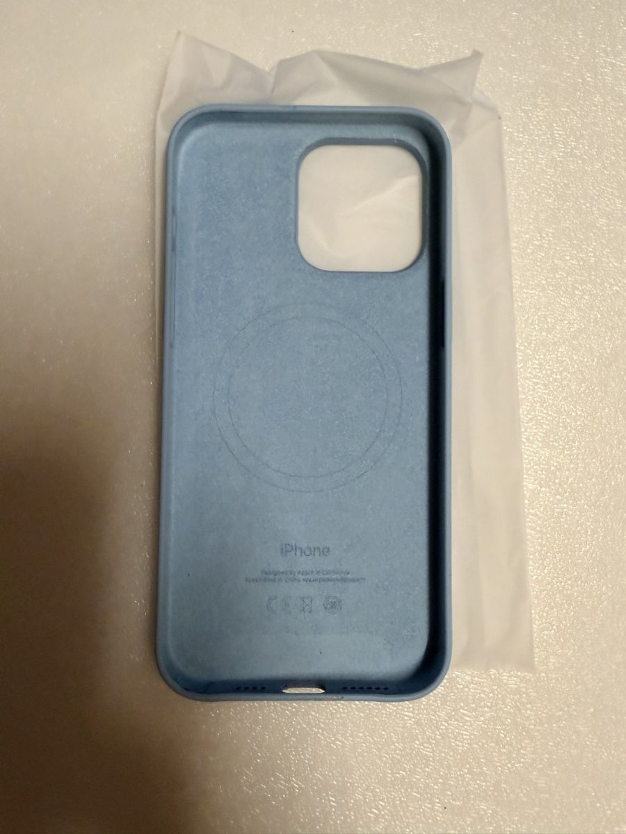 Apple Coques & Protection écran: iPhone 15 Pro Max Silicone Case Magsafe – D'occasion à Allschwil par KYJS 1