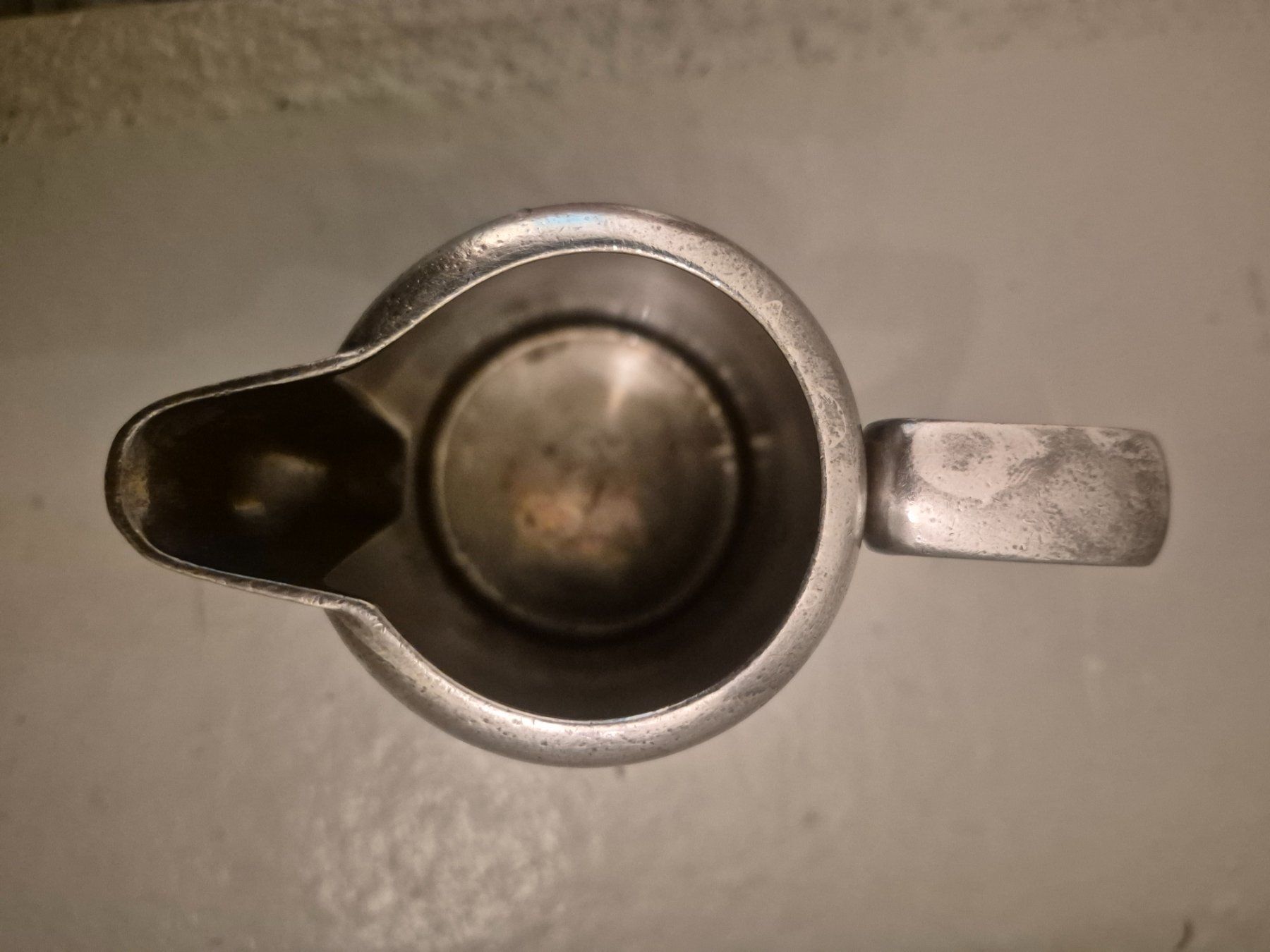 Caraffe: Kleiner Krug Restaurant Baselstab – Usato da Brunnen venduto da cor_6xbv 1