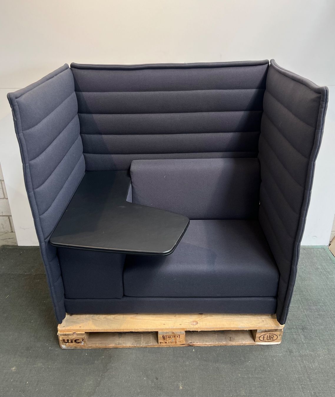 Vitra Sofas: 007 VITRA Alcove Work Highback Sofa – Gebraucht aus Wangen an der Aare von TBYN 1