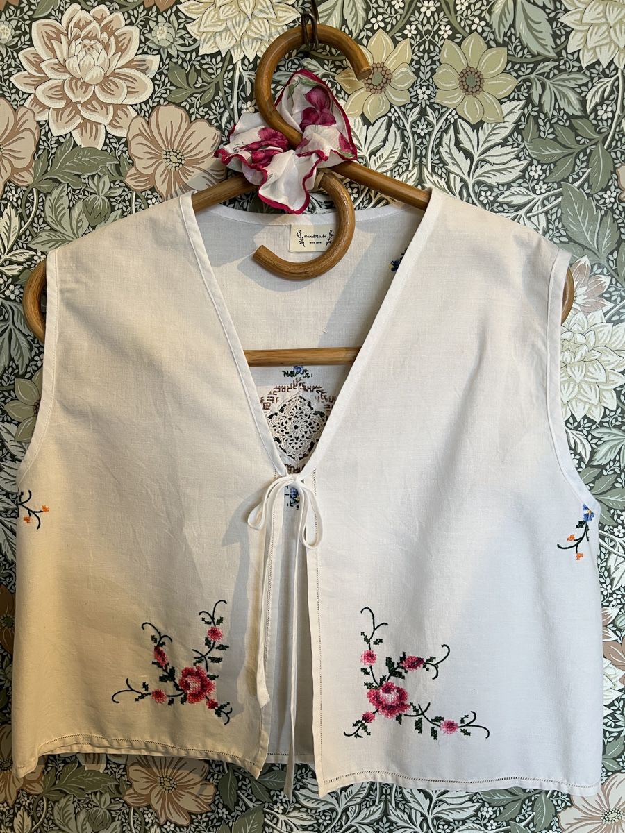 Gilet & Giacche senza maniche: Vintage Weste, Handarbeit, Grösse S – Usato da Sirnach venduto da Wonderfulday 1