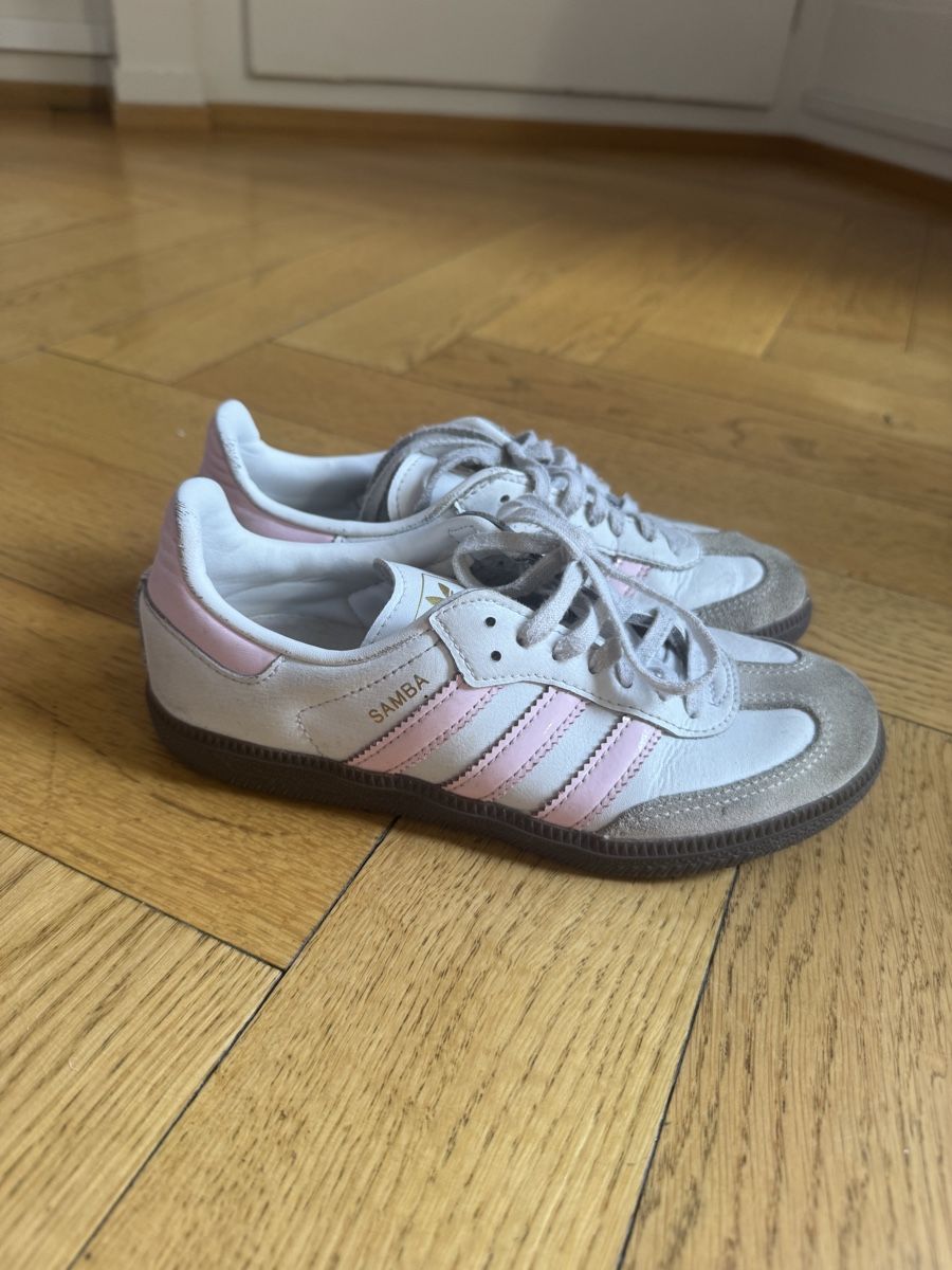 Adidas Chaussures filles: Adidas Pink Samba Sneakers – D'occasion à Genève par Stephanie.xx