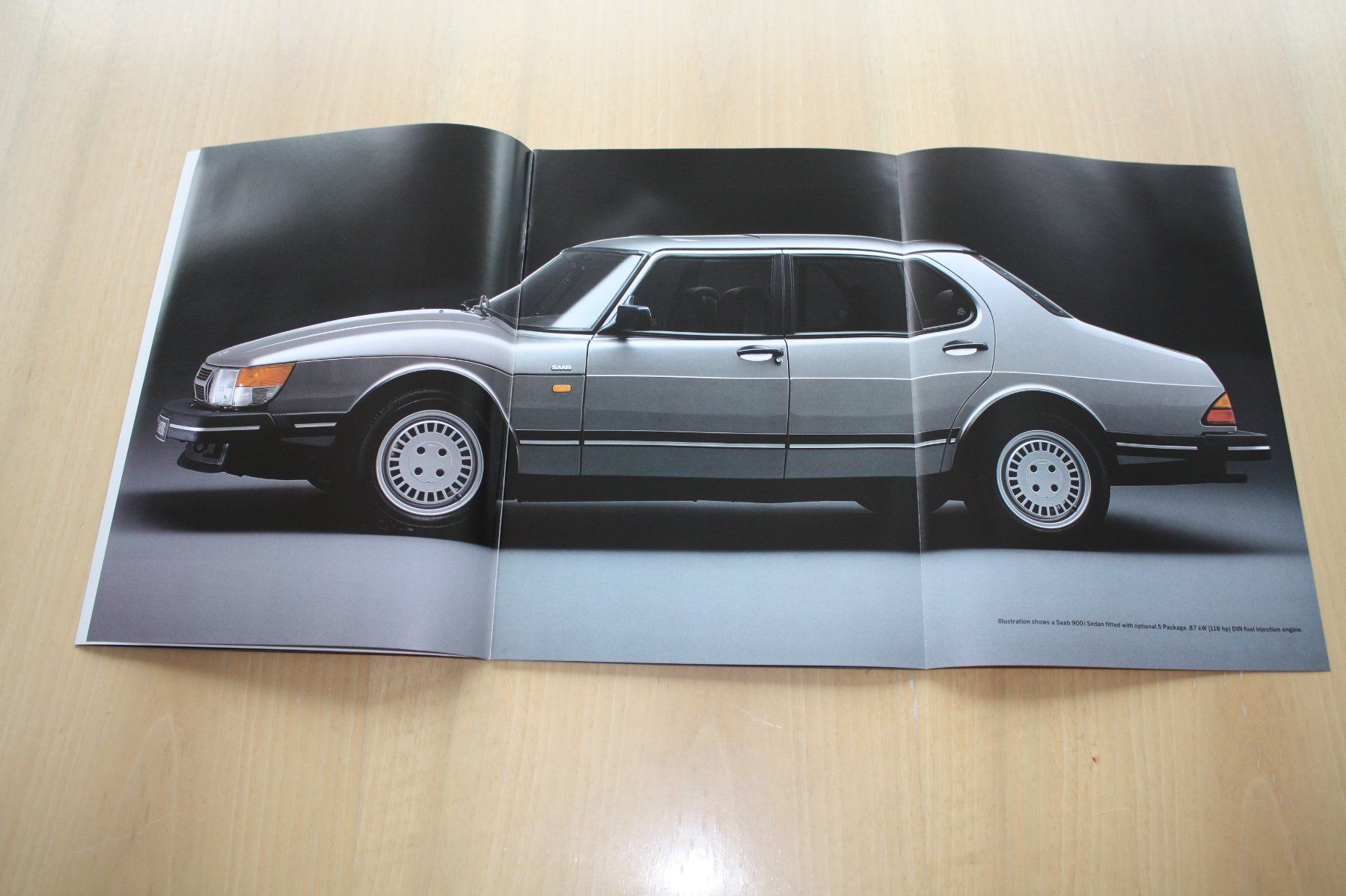 Saab Documenti: Saab 900/900i Prospekt 1986 – Usato da Wikon venduto da erwin400 2