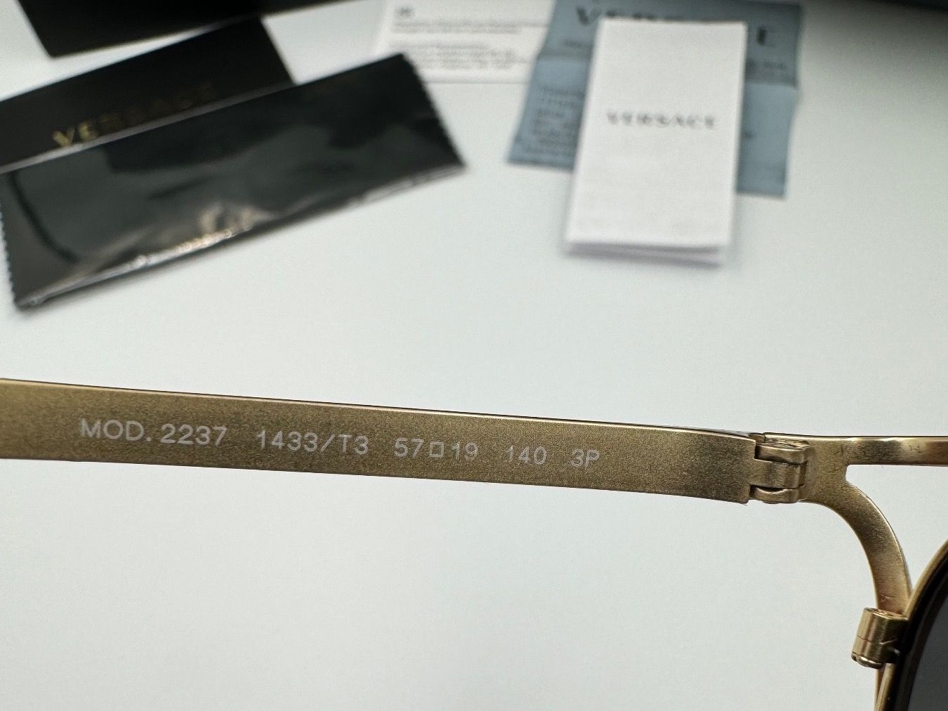 Versace Occhiali & Lenti: Versace Sonnenbrille Medusa Logo – Nuovo e nell'imballaggio originale da Wiedlisbach venduto da Sistershop 5