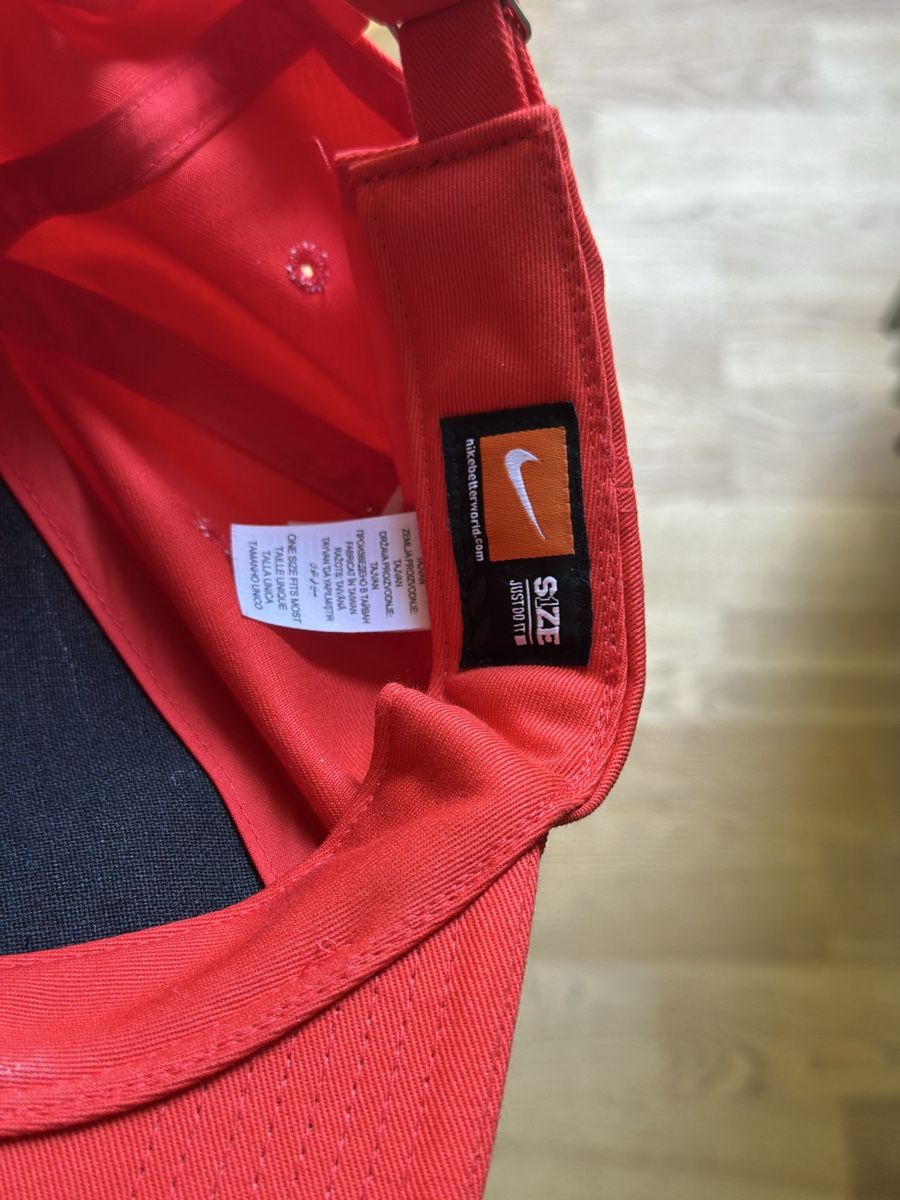 Nike Sonstige Kleidung & Accessoires: Nike Cap rot - neuwertig – Neu (gemäss Beschreibung) aus Basel von SFatma2026 2
