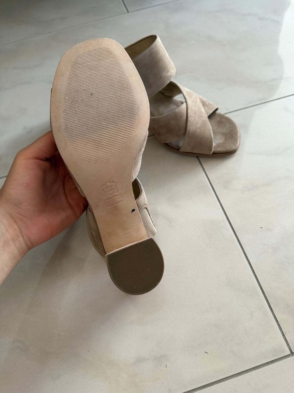 Scarpe da donna: Sandalen sandfarbe – Usato da Muri AG venduto da sabri_25 2