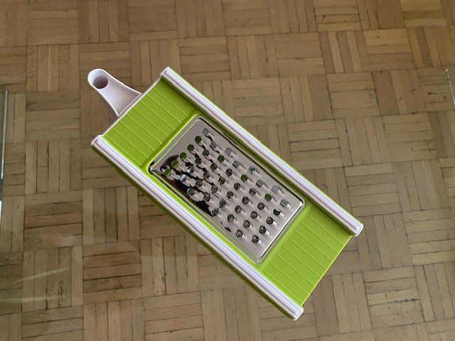 Elettrodomestici da cucina: Reibeflächen 4 Gemüsehobel – Usato da Zürich venduto da Berta016 1