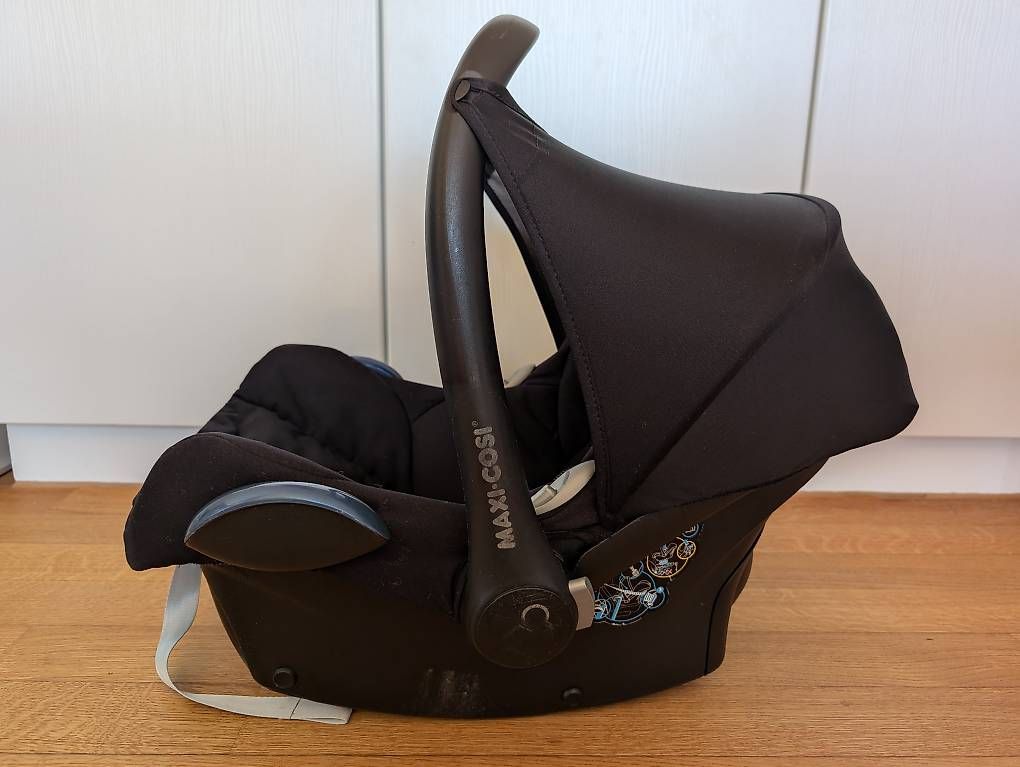 Maxi-Cosi Seggiolini per auto: Maxi Cosi Cabriofix – Usato da Zug venduto da len_hk5k