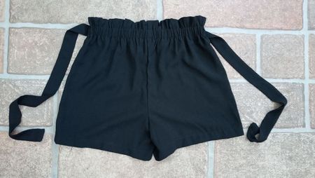 Hotpants Shorts mit Rüschen gerafft mit Gürtel S M zu Nile