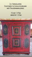Antiker Altholzschrank rot mit Bauernmalerei