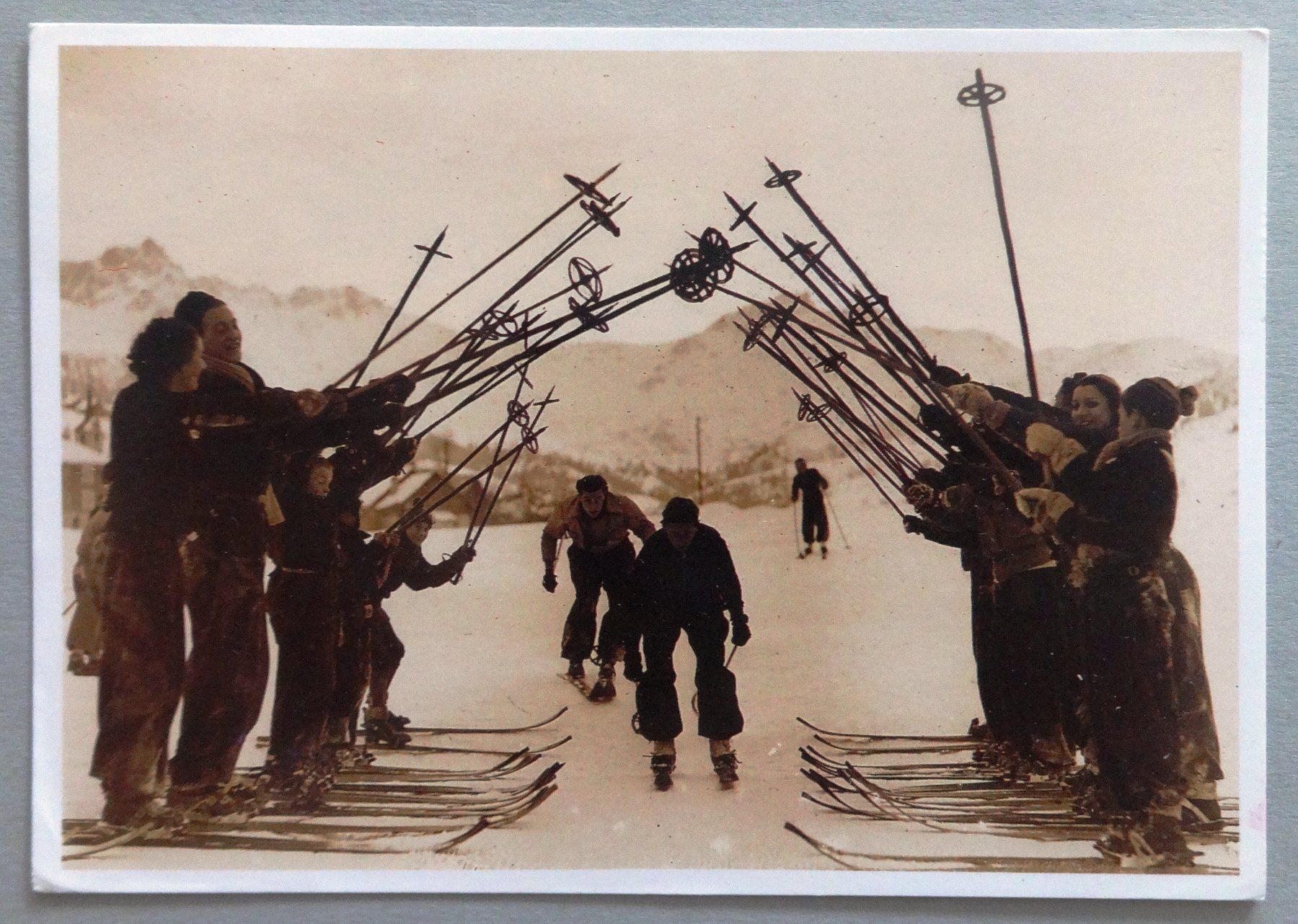 Cartes postales: Arrivée d'une course de ski – D'occasion à Fétigny par Billy2miny