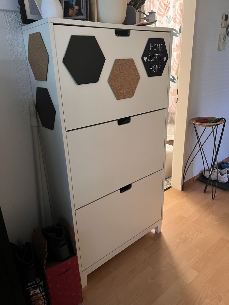 Camions-bennes: Schuhschrank – D'occasion à Hinwil par Michelle.C 2