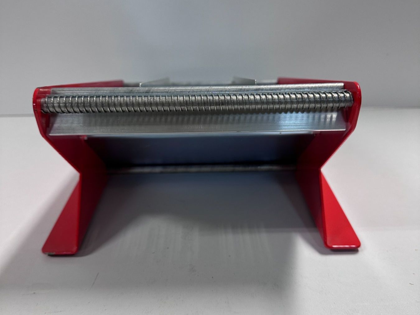 Sticker: Robuster Etikettenspender aus Metall – Usato da Dietikon venduto da DQSolutions 2