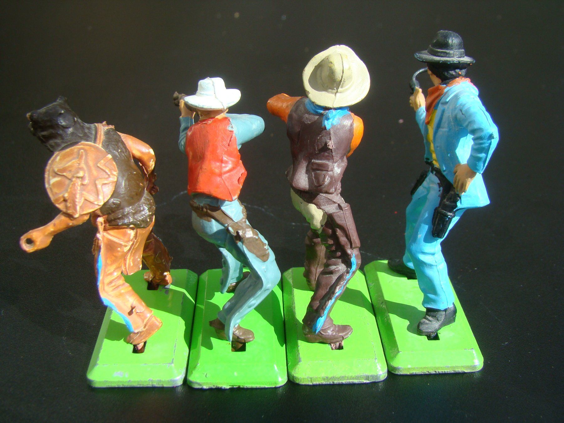 Britains Giocattoli: 4 Britains LTD 1971 Cowboy & Indianer vintage cool – Usato da Walzenhausen venduto da Vanquish711 7