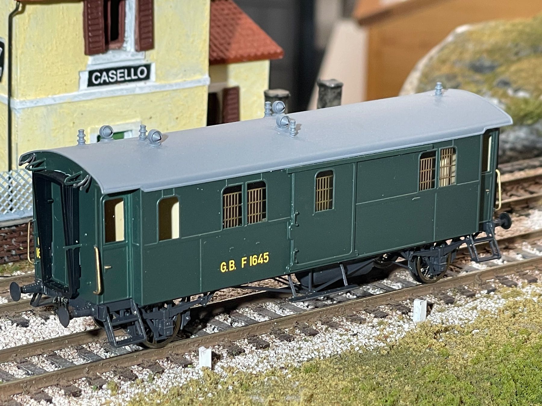 Born Modellini di ferrovie: Born, GB Postwagen F 1645 – Nuovo (secondo la descrizione) da Krummenau venduto da ferrotech 9
