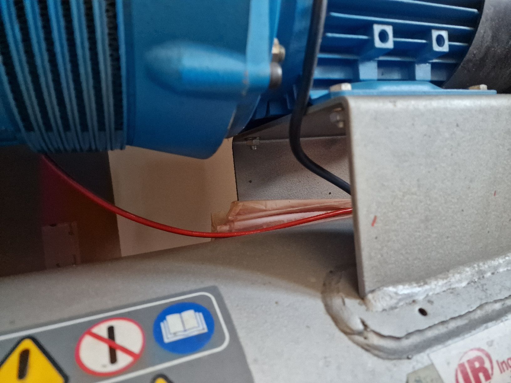 Compressori: CompAir Hydrovane Kompressor 502 – Difettoso da Hinwil venduto da strunning 7