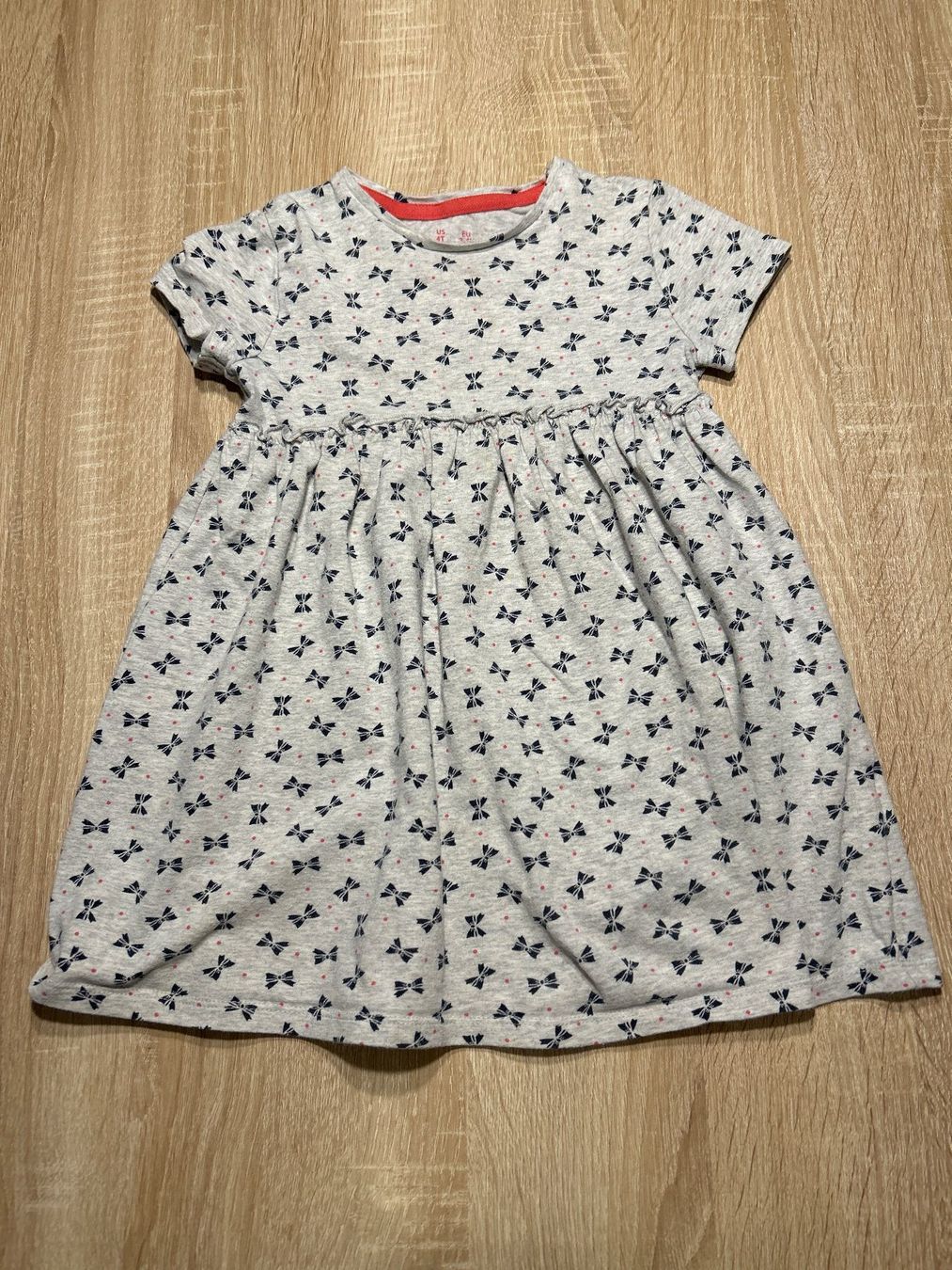 Vestiti & Gonne: Kleid grau mit Muster von Super Star Gr. 104 – Usato da Brunnen venduto da Nala2929