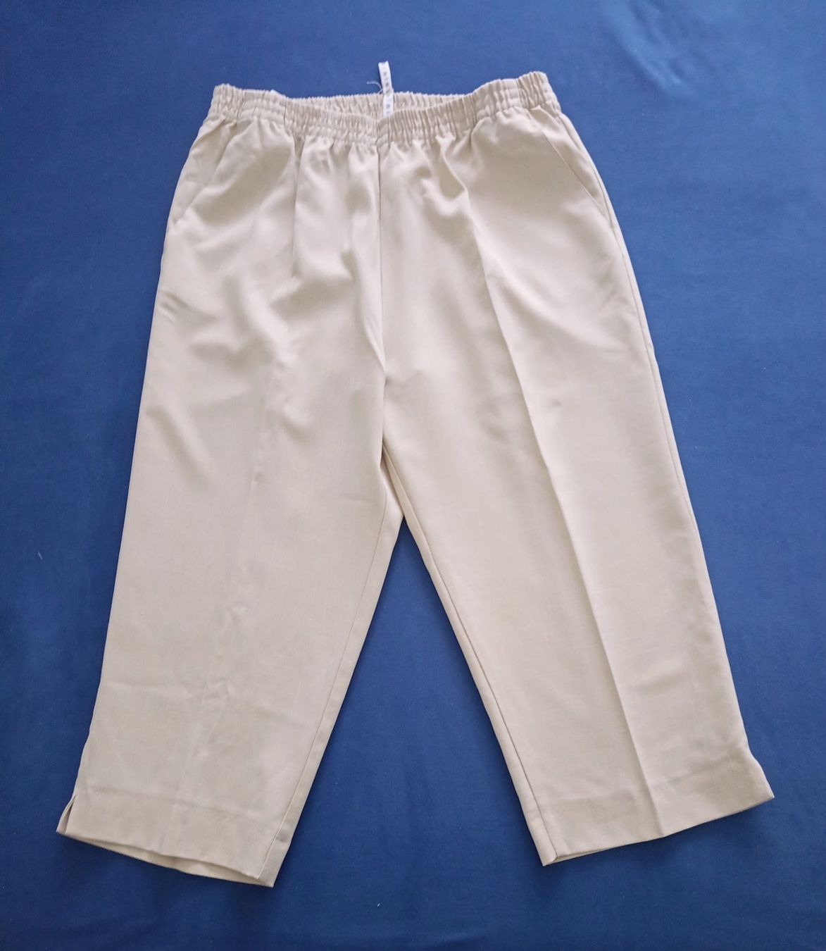 Pantaloni: Capri-Hose beige Gr. 44/46 – Usato da Schwarzenburg venduto da Miri13