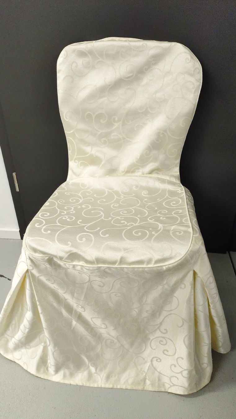 Tutte le decorazioni: Stuhl Hussen 50 Stück – Usato da Dulliken venduto da fel_xk2r 1