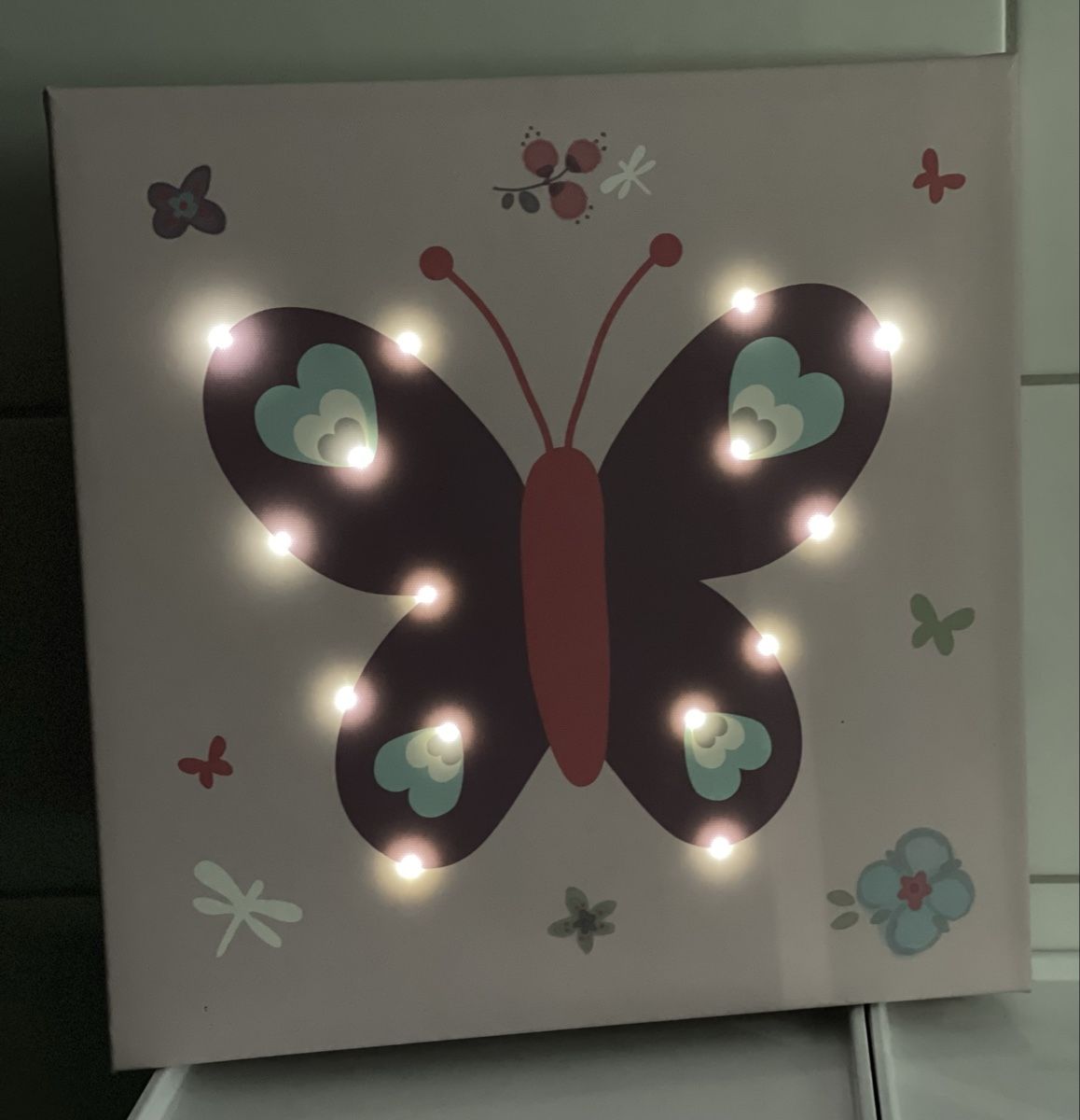 Lampade: Light-up Butterfly Canvas Art for Spring! Great condition. 4 – Nuovo (secondo la descrizione) da Dietikon venduto da ami_zvp7
