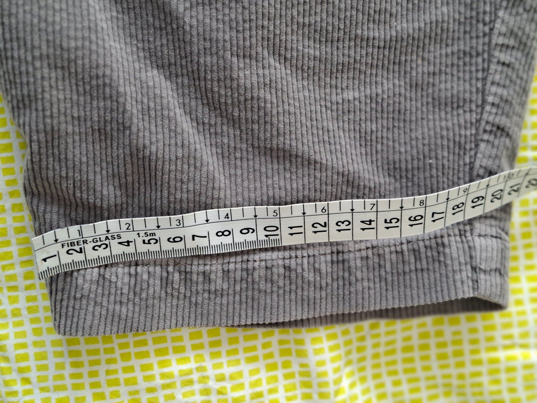 Pantaloni: Oska Cordhose grau, 4 – Usato da Biel/Bienne venduto da NinaArnes29 2