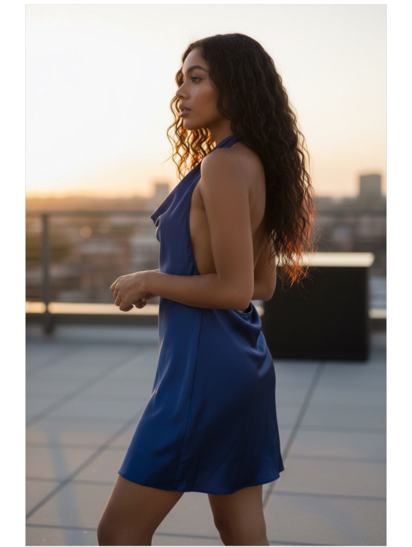 Vestiti: Robe satinée bleue nuit – Usato da Vuisternens-Romont venduto da gol_xp6p 1