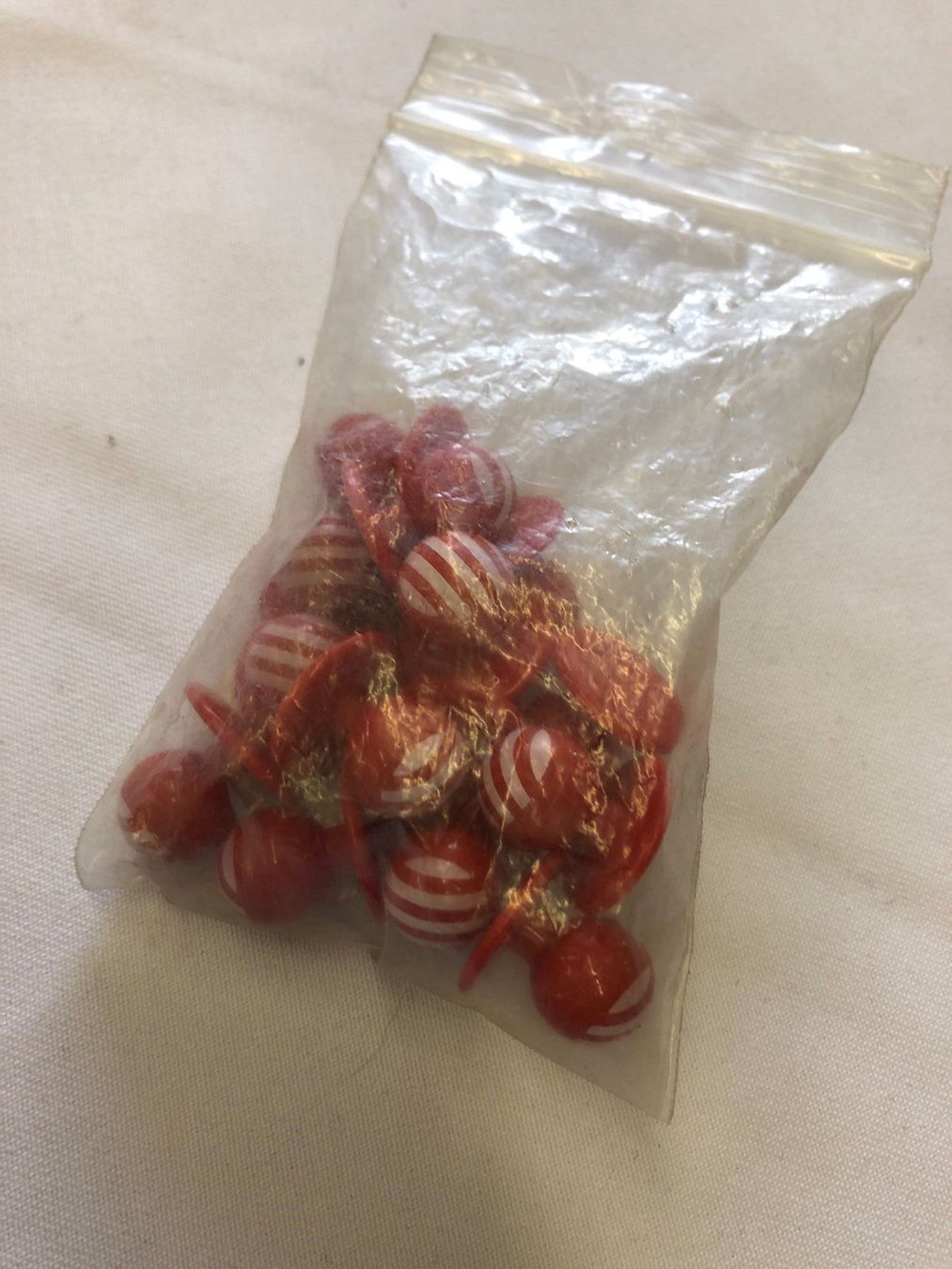 Elettrodomestici da cucina: 14er Satz Steckknöpfe Red Stripes – Nuovo e nell'imballaggio originale da Gossau SG venduto da Sombat 2