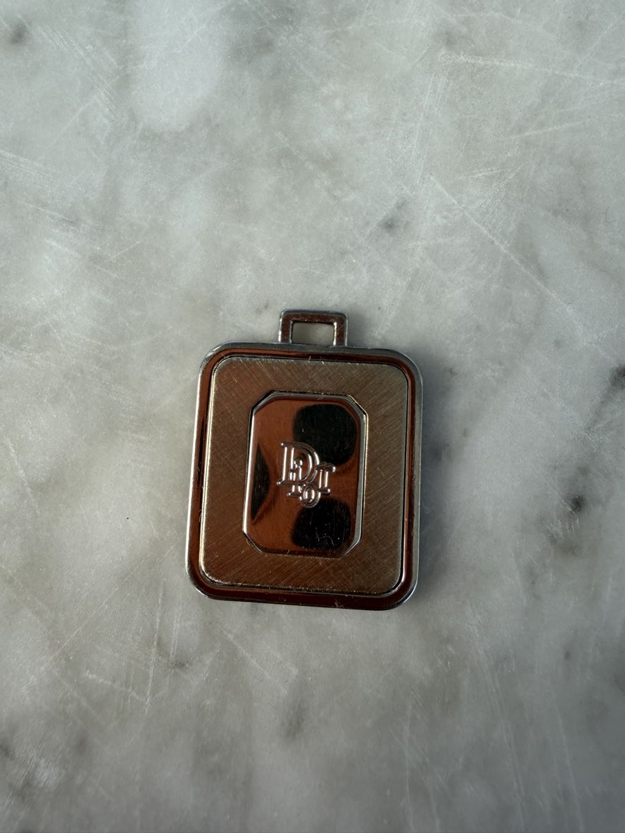 Dior Ciondoli: Pendentif vintage de Christian Dior – Usato da Cressier FR venduto da Kvito4ka 5
