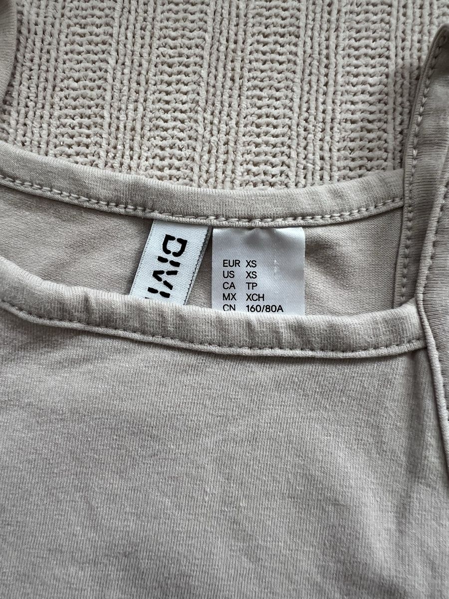 H&M Top: Top von H&M Divided, Grösse XS, Beige – Nuovo (secondo la descrizione) da Zürich venduto da anna_ri 1