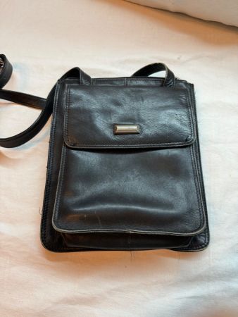 Sac bandoulière en cuir noir Lancaster