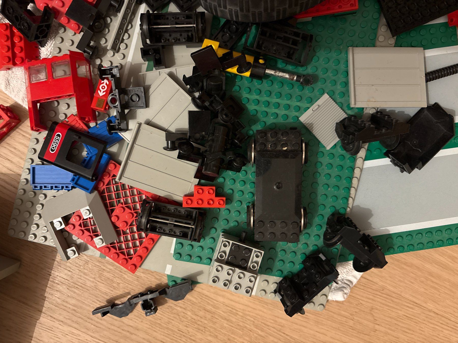 Lego Kit di costruzioni: 5.5 kg Lego plus ca. 30 9V-Schienen – Usato da Elgg venduto da Jo_Naj 7