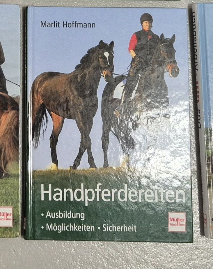 Brides, licols: Pferdefachbuch "Handpferdereiten" – D'occasion à Meggen par Orrinka20