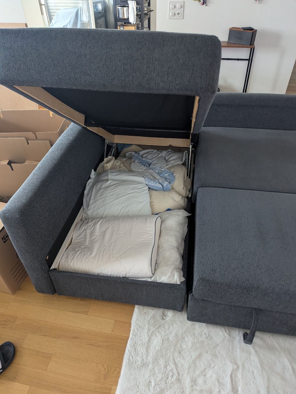 Ikea Sofas: Ecksofa mit Schlaffunktion und Bettkasten anthrazit – Gebraucht aus Glattpark(Opfikon) von mar_8r88 2