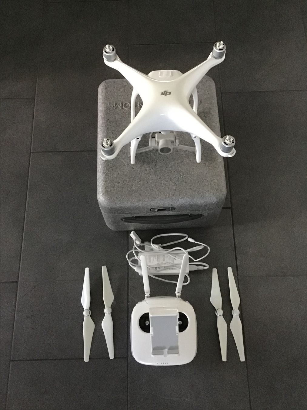 DJI RC Modellbau: DJI Phantom 4 – Gebraucht aus Langenthal von Ungscholi04