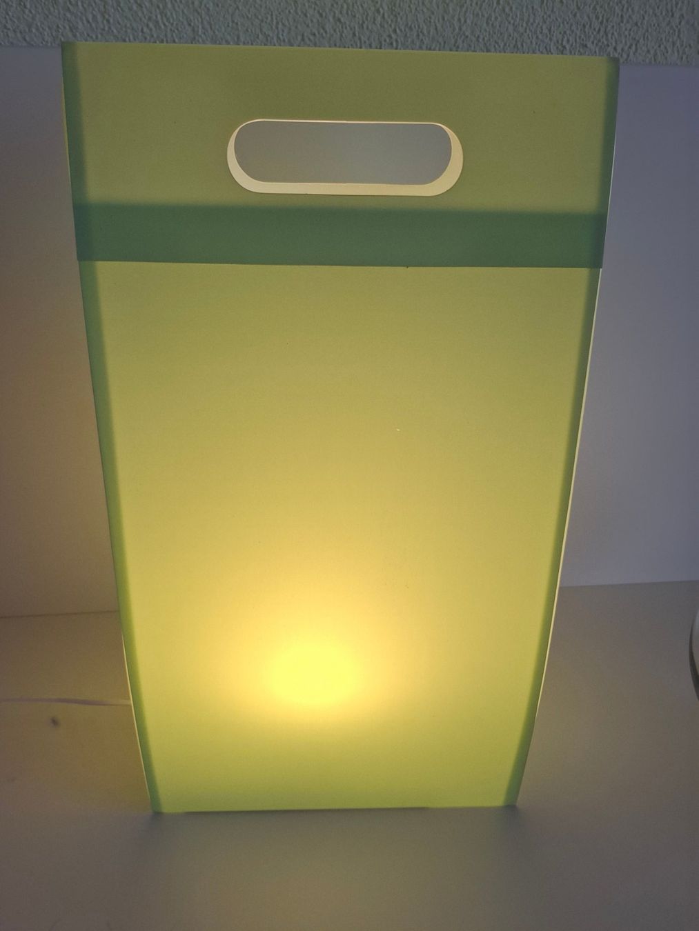 Lampade: Stylische Bodenlampe in Form einer Einkauftüte – Usato da Seengen venduto da Merlin66 1