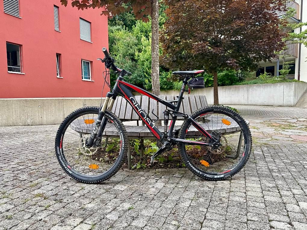 Ghost Biciclette: Ghost AMR 5900 - MTB mit Zubehör – Usato da Rikon im Tösstal venduto da Donkey90