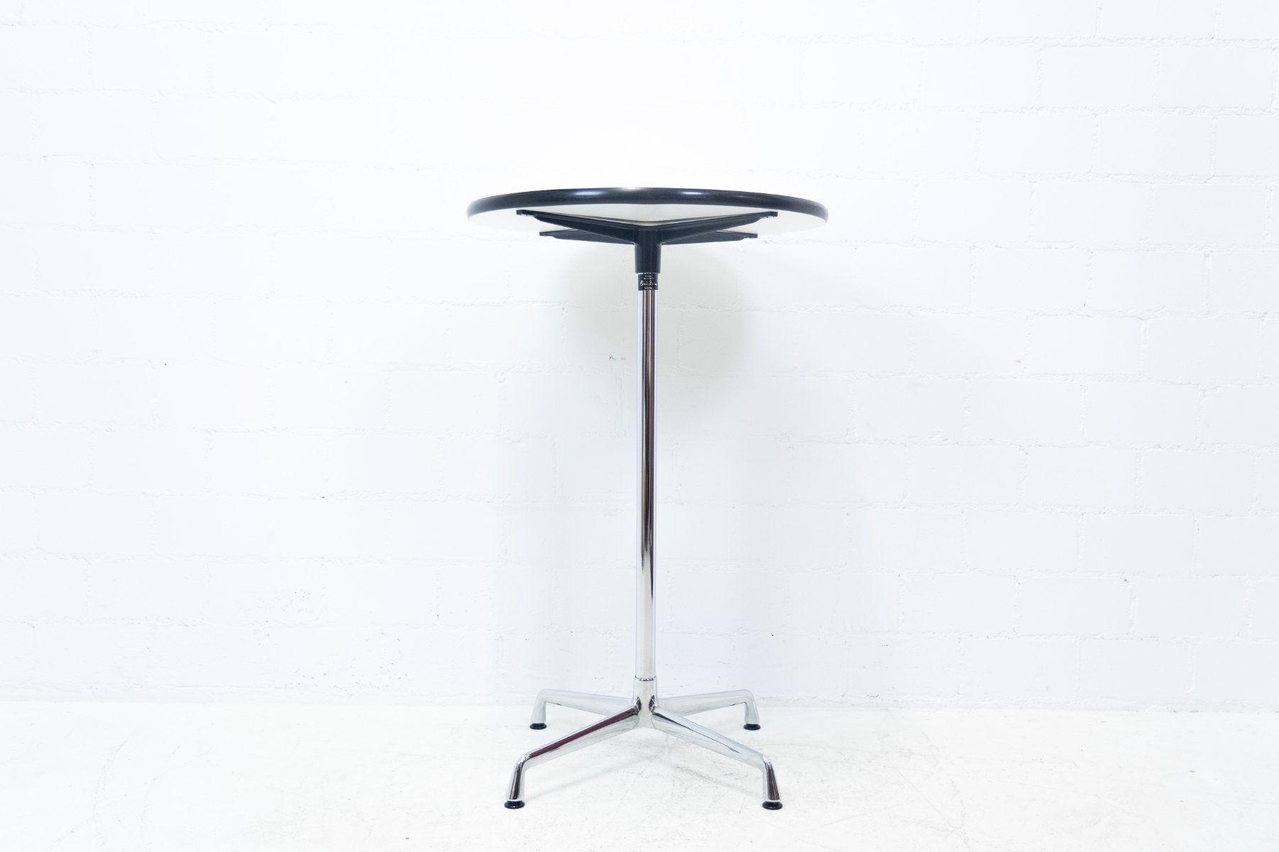Vitra Tavoli: Vitra Eames Contract Table High - Lieferung möglich – Usato da Schaffhausen venduto da Studio-Ara 4