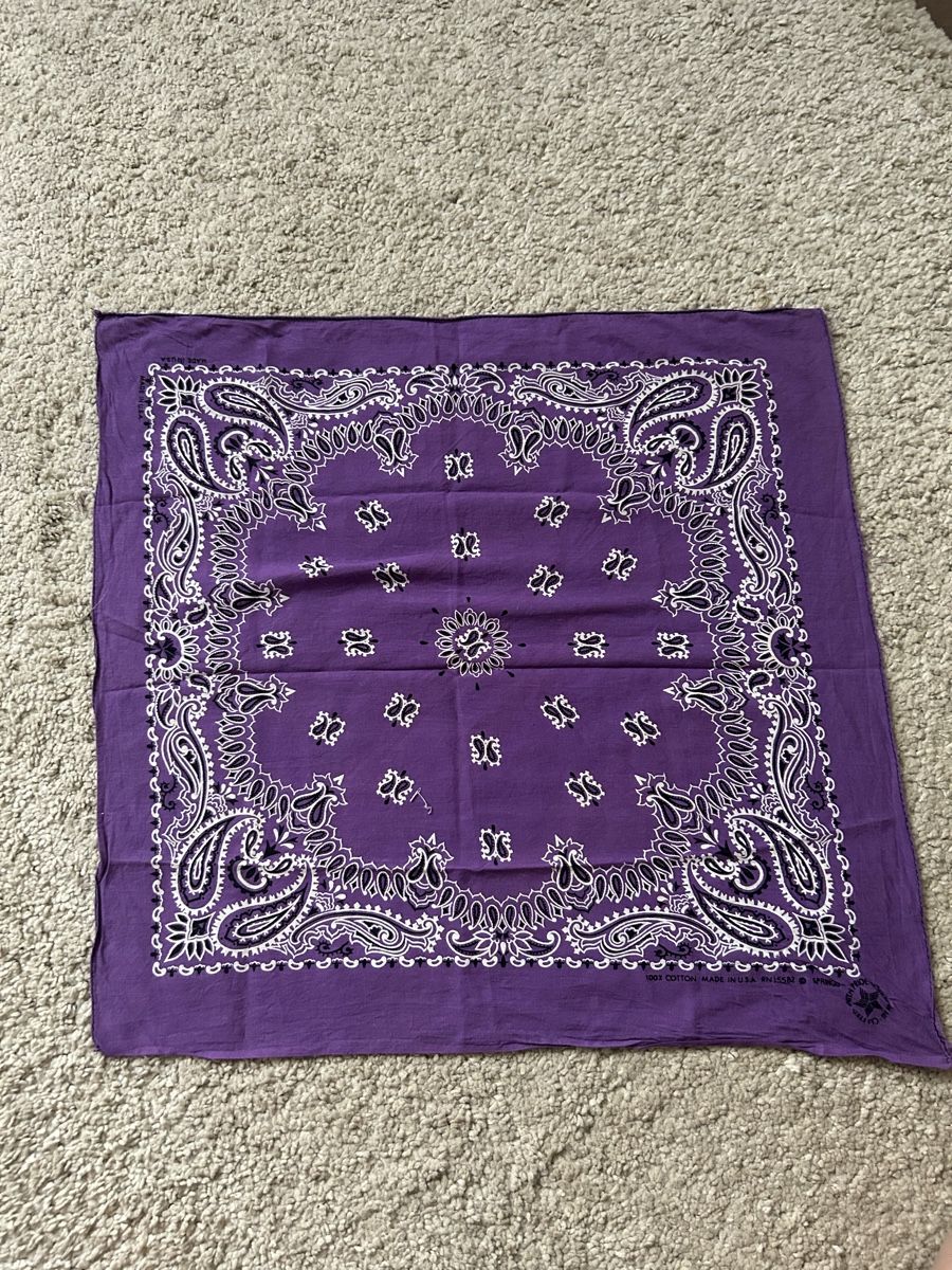 Foulards, Tücher & Schals: Bandana violet – Gebraucht aus Bôle von sev_n85b