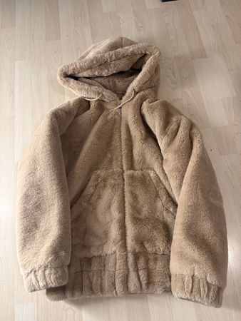 Flauschige Jacke im Teddylook Grösse M