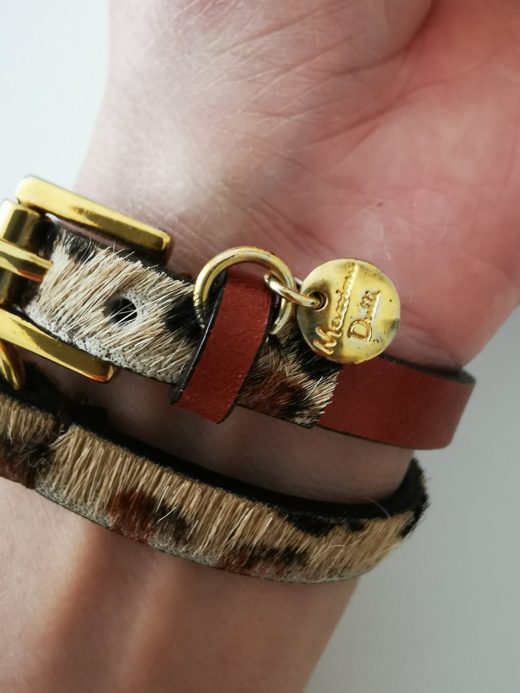 Massimo Dutti Bracciali & Braccialetti: Massimo Dutti Armband Leder, Logo Anhänger – Usato da Niedergösgen venduto da lil_s6k8 1