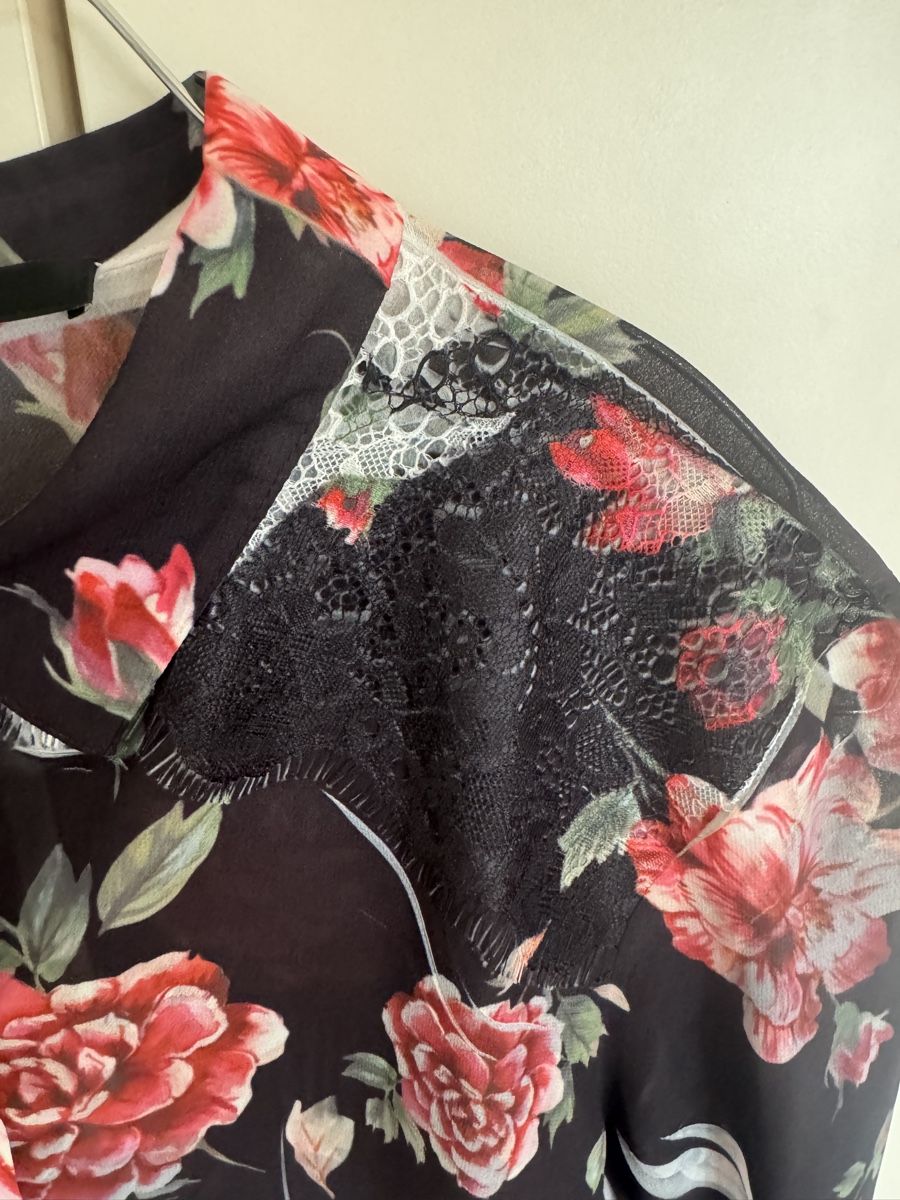 Guess Blusen: Bluse Guess M Rosenmuster  – Gebraucht aus Oberglatt ZH von jul_nhy7 6