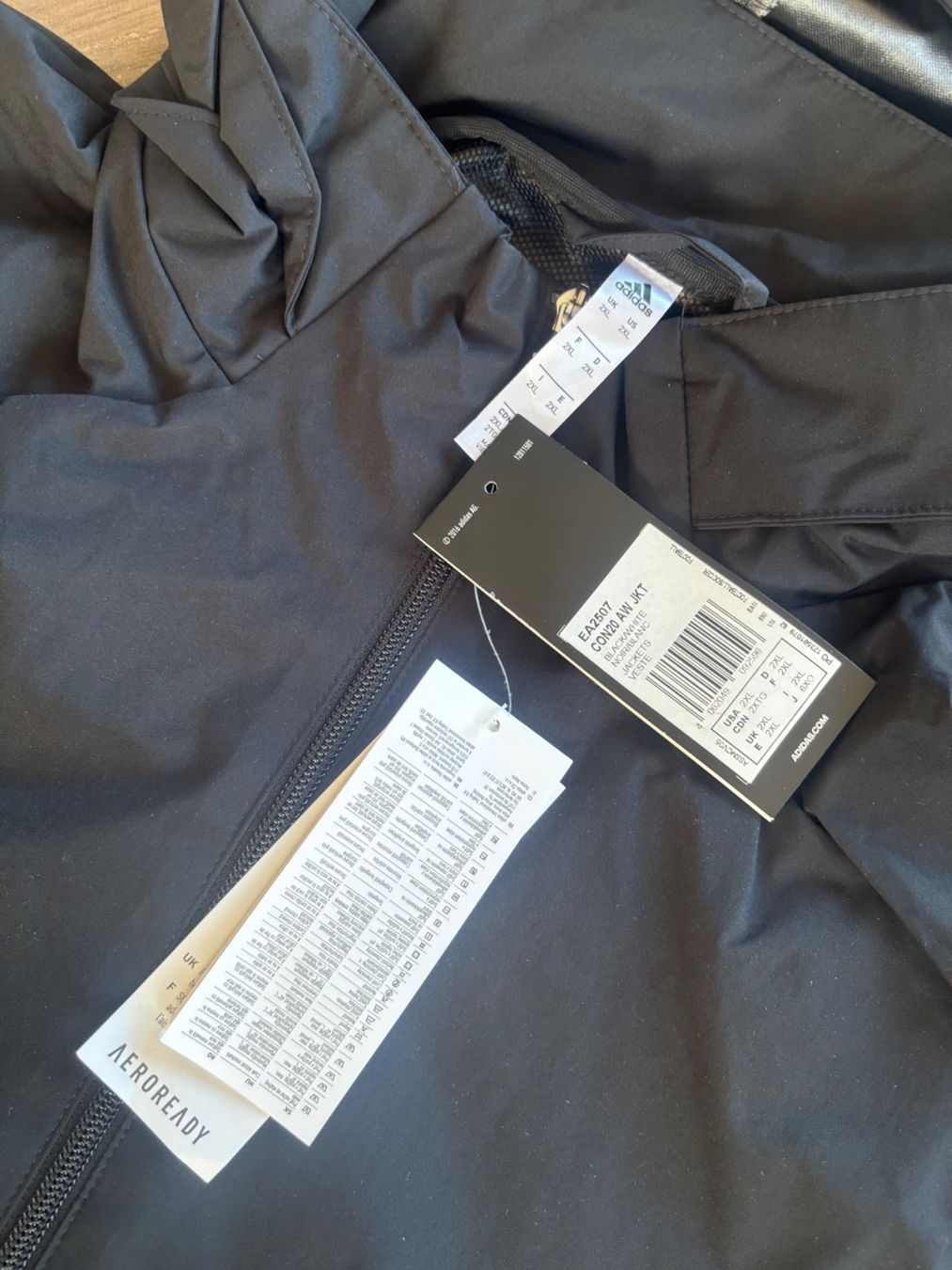 Adidas Giacche: 2XL_adidas raincoat NEW_LP 160 CHF – Nuovo e nell'imballaggio originale da Versegeres venduto da kista 2
