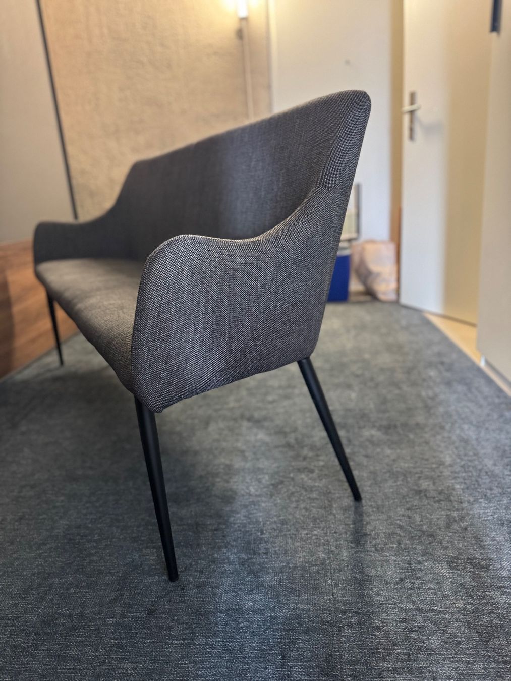 Panchine: Grey Upholstered Bench – Usato da Baar venduto da brannen17 1