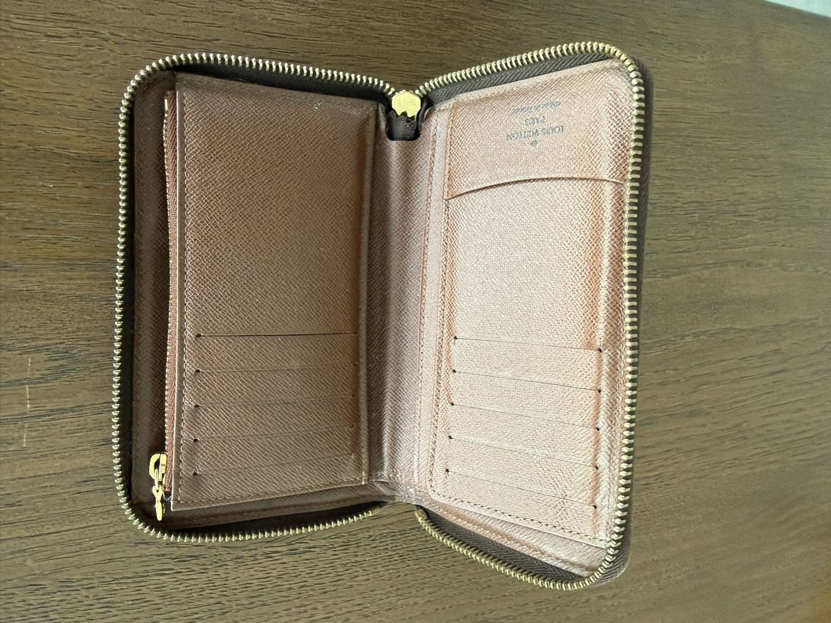 Louis Vuitton Portamonete: Louis Vuitton Zippy Wallet Monogram  – Usato da Davesco-Soragno venduto da tin_6xjv 5