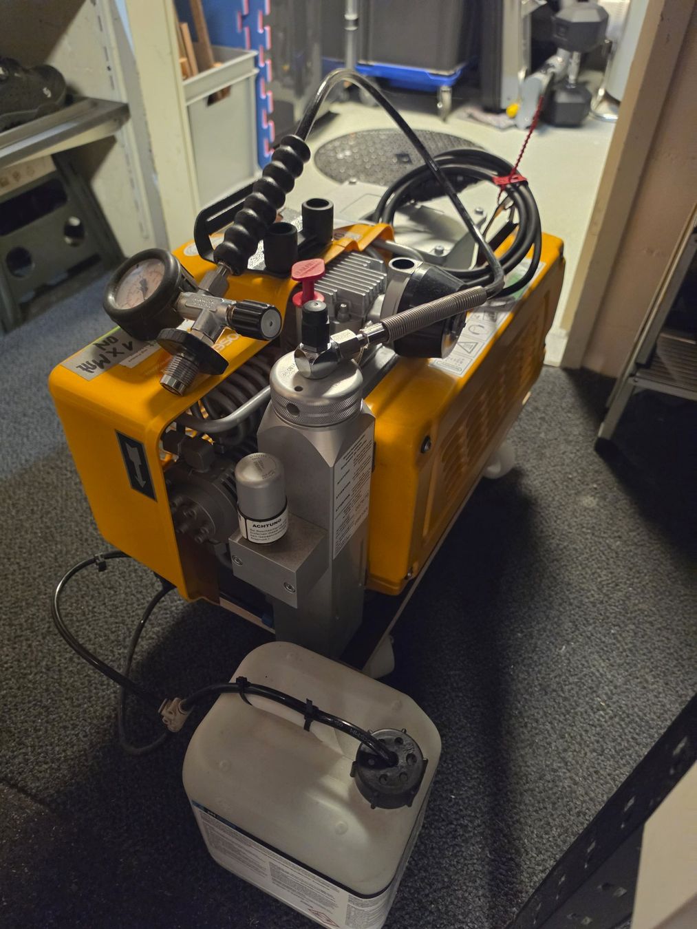 Compresseurs: Bauer Atemluftkompressor PE 100-TW – D'occasion à Flumenthal par mark8 5