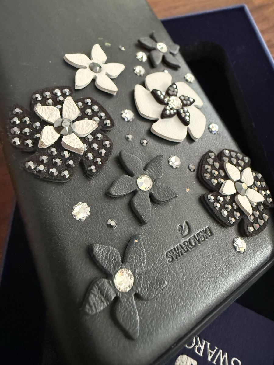 Swarovski Cover & Protezioni schermo: Swarovski Etui IPhone – Nuovo (secondo la descrizione) da Ebikon venduto da nat_jzh5 1