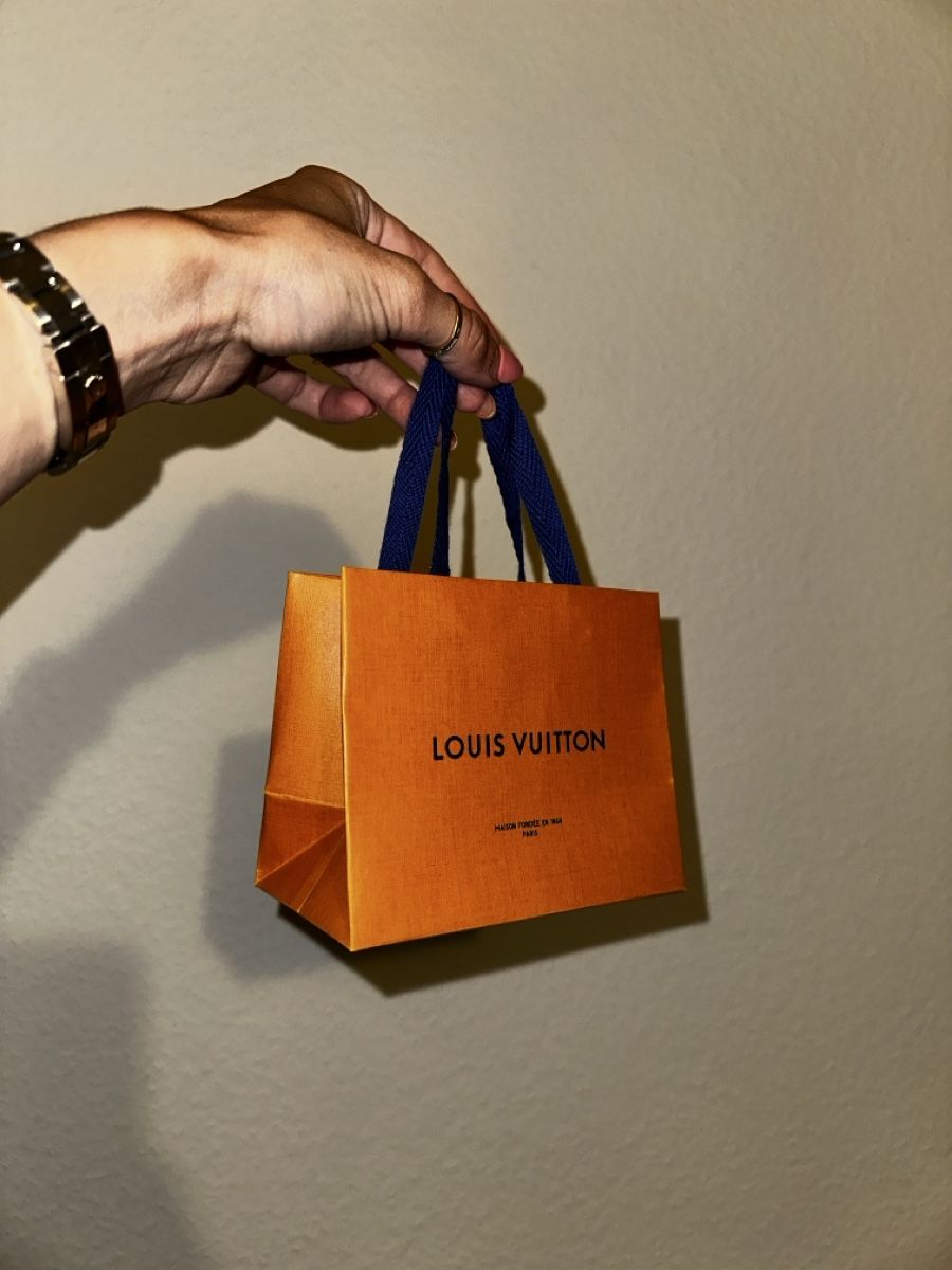 Louis Vuitton Borse: Louis Vuitton Papiertragetasche klein, neuwertig – Usato da Zürich venduto da Coco.swiss