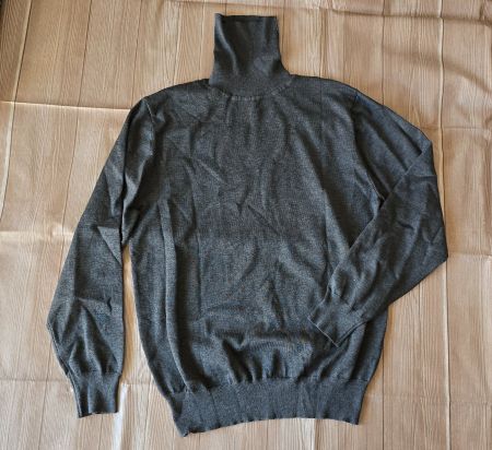 Rollkragen-Pullover - M - Grau 0️⃣