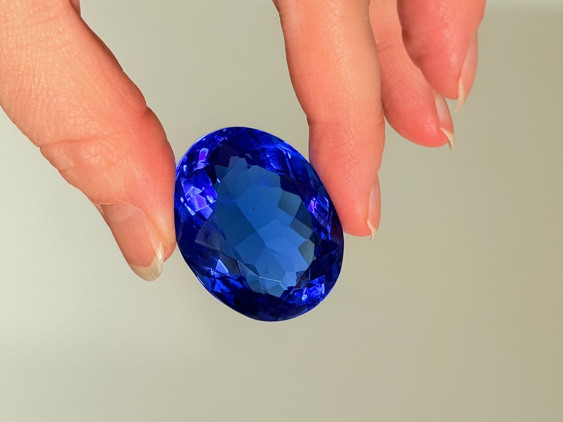 Pietre preziose: 122.85 Ct Oval Cut Loose Gemstone – Nuovo e nell'imballaggio originale da Genève venduto da AWWA 2