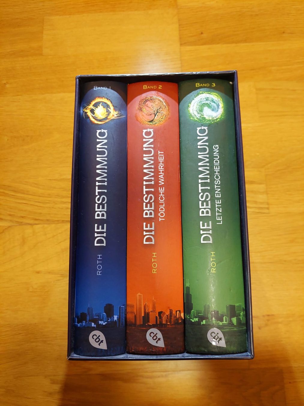 Libri: Divergent - Die Bestimmung - Veronica Roth – Usato da Köniz venduto da cle_ 2