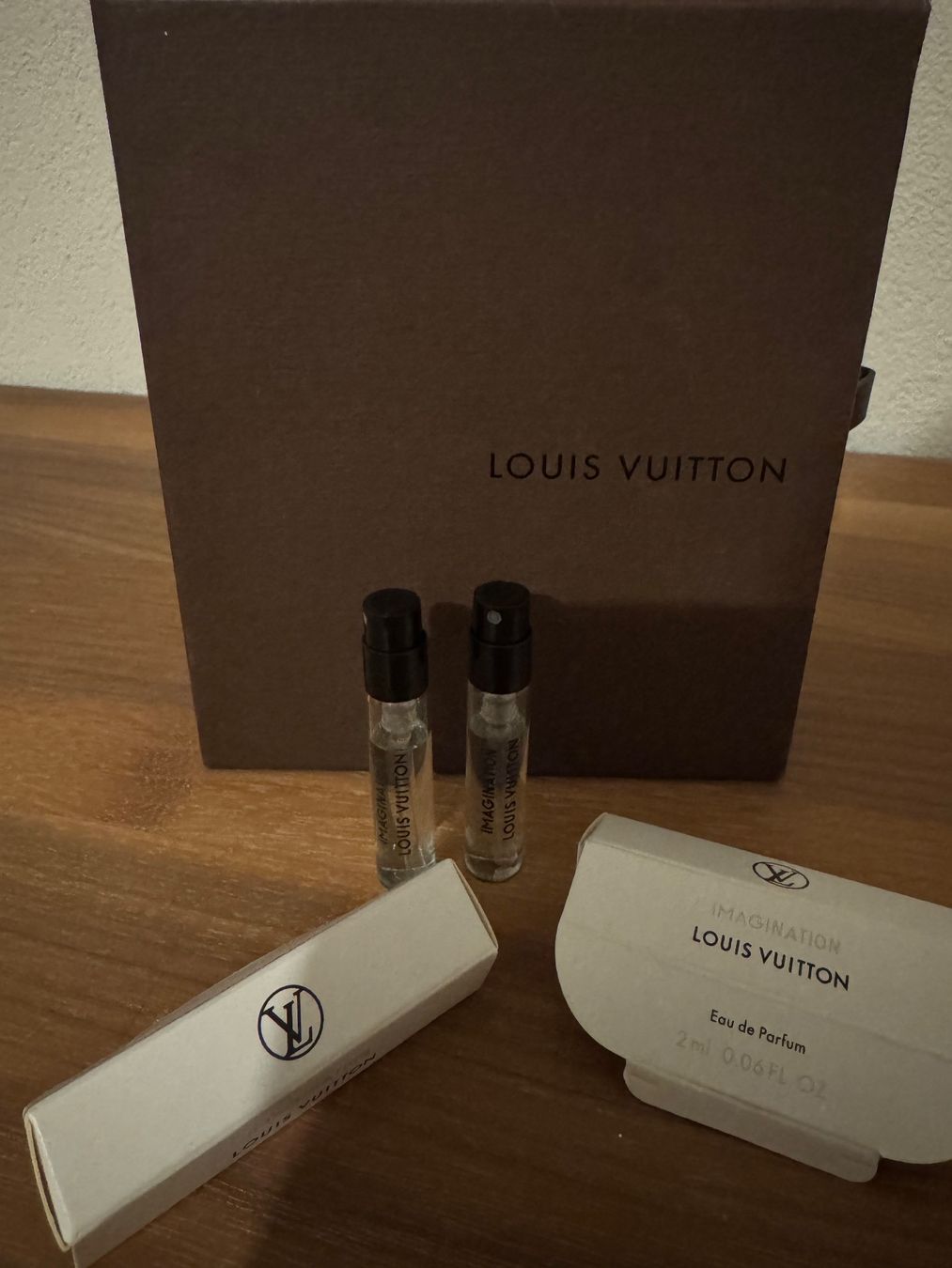 Louis Vuitton Parfums & Eau de Toilette: 2 Louis Vuitton Parfüm Muster Imagination – Neuf avec emballage d'origine à Aathal-Seegräben par Neja80 1